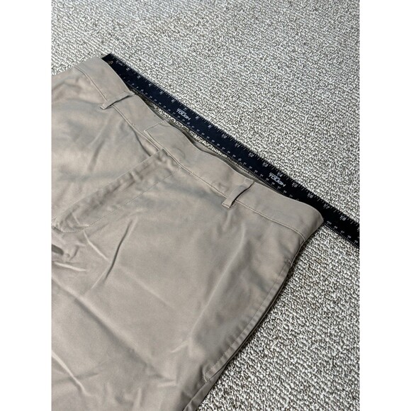 Greg Norman Golf Shorts Men's 36 Khaki Polyester Flat Front 9" Inseam THE SHARK - Picture 6 of 8